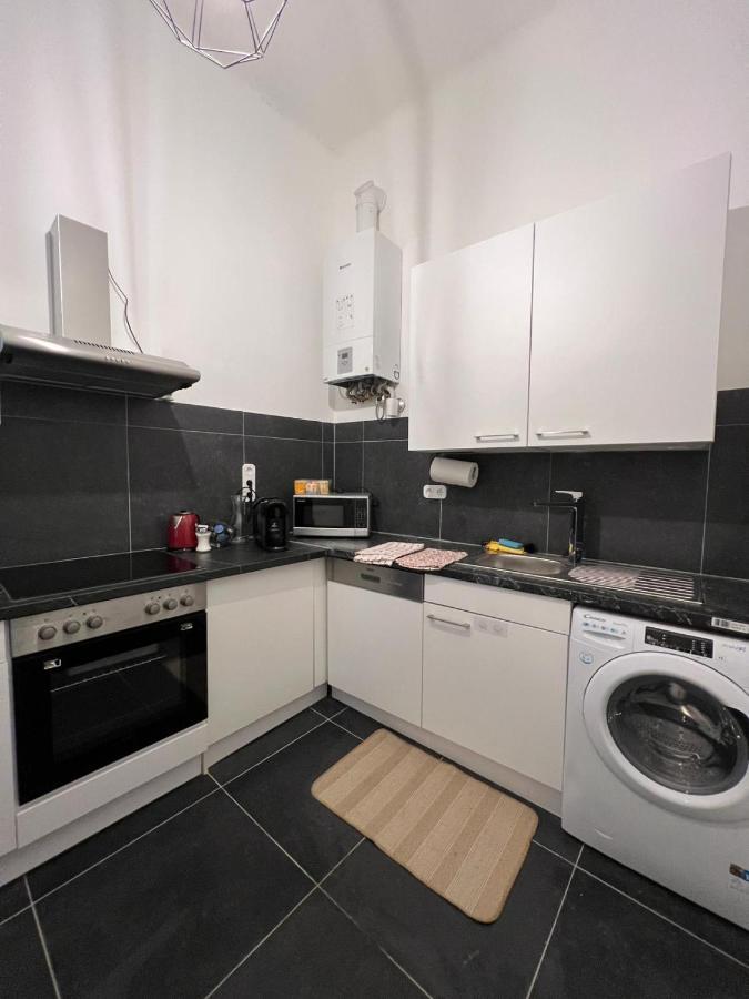 Centrally-Located Authentic Apartment Wien Eksteriør bilde