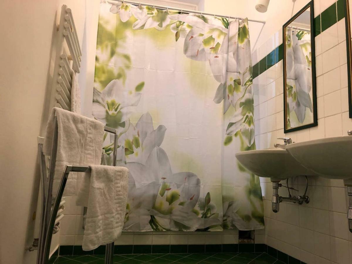 Centrally-Located Authentic Apartment Wien Eksteriør bilde